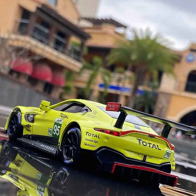 1:32 Aston Martin GTE Track Racing Car Diecast Metal Model Toy